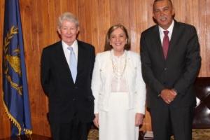 Ambassador Pisano, her spouse Christopher Ashton with President Anthony Thomas Aquinas Carmona